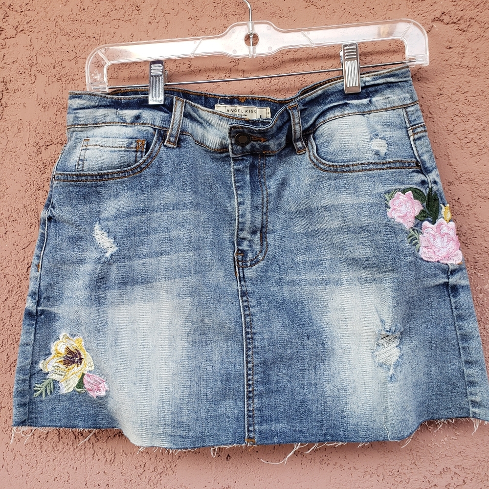 Angel Kiss Denim Floral Embroidered Skirt Sz L